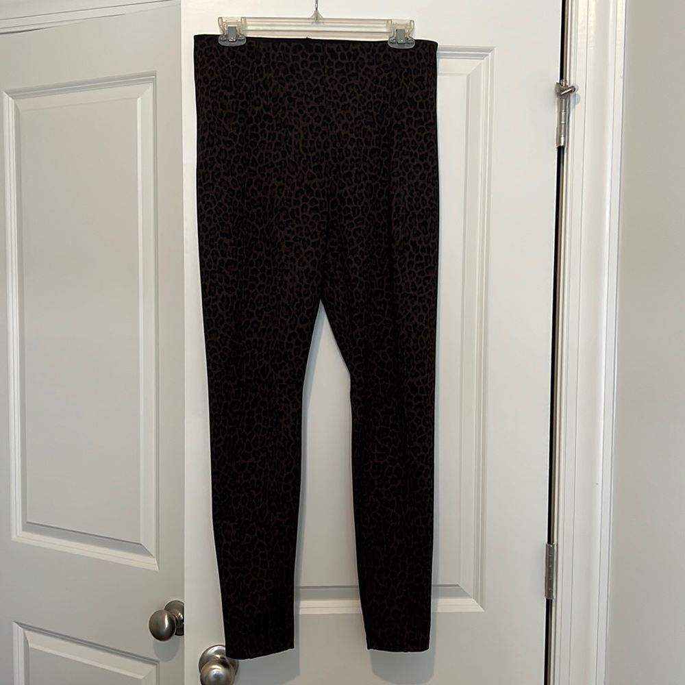 Liverpool leopard legging - Picture 2 of 4